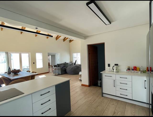 3 BEDROOM HOUSE FOR SALE IN LAGUNA SANDS